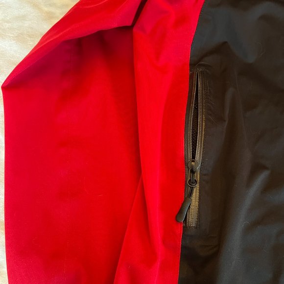 GoLite Cycling Jacket - Womens Medium; - Picture 4 of 6